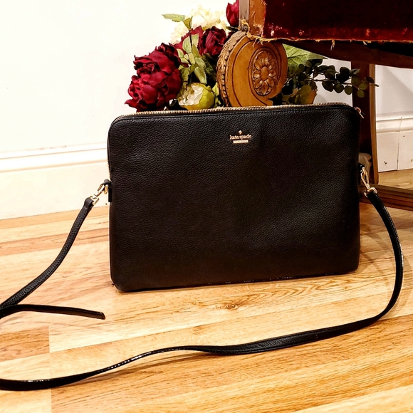 kate spade Handbags - FINAL DROP🔥Kate Spade Pebbled Leather Laptop Case
